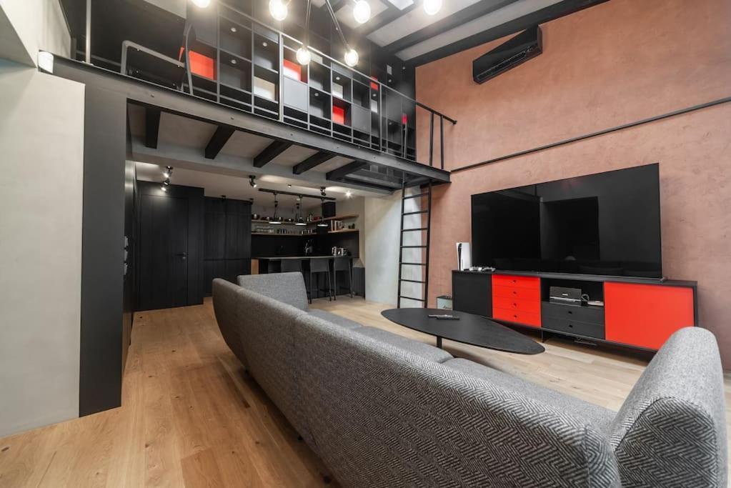3 Storey Apartment With A Character And A Terrace Riga Exterior foto