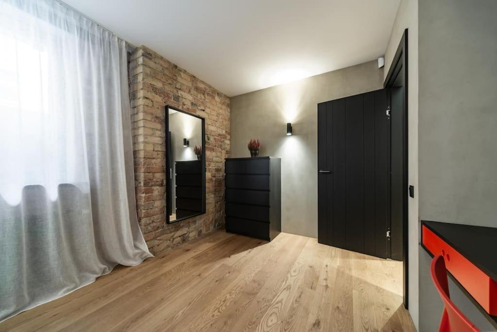 3 Storey Apartment With A Character And A Terrace Riga Exterior foto